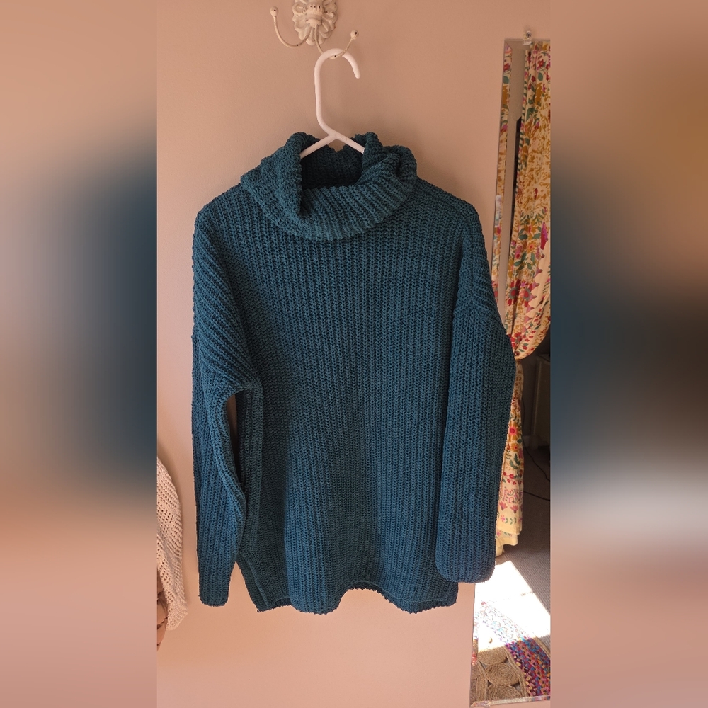 Abercrombie & Fitch Teal Crew Neck Sweater Size- S- New